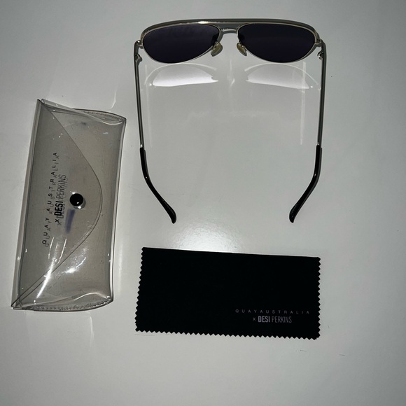 Quay High key x Desi Perkins gold sunglasses - Picture 4 of 5